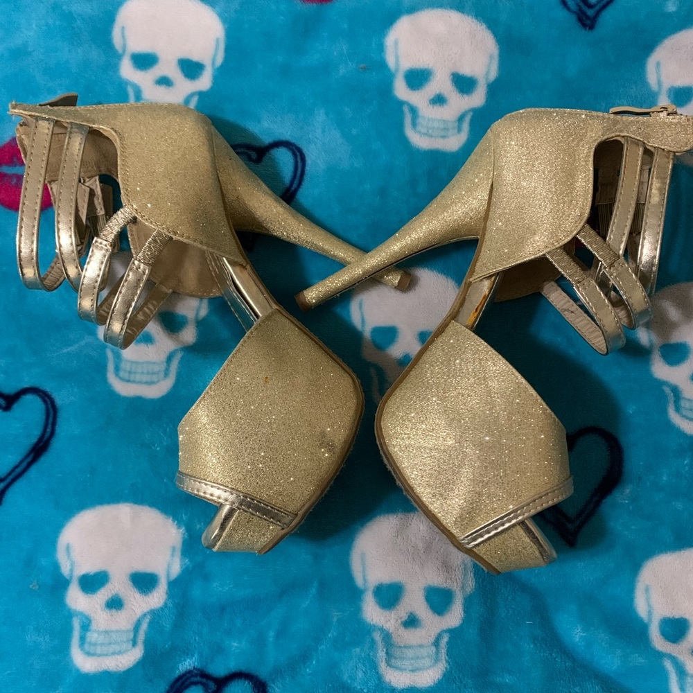 Womens size 7 gold sparkle platform heels